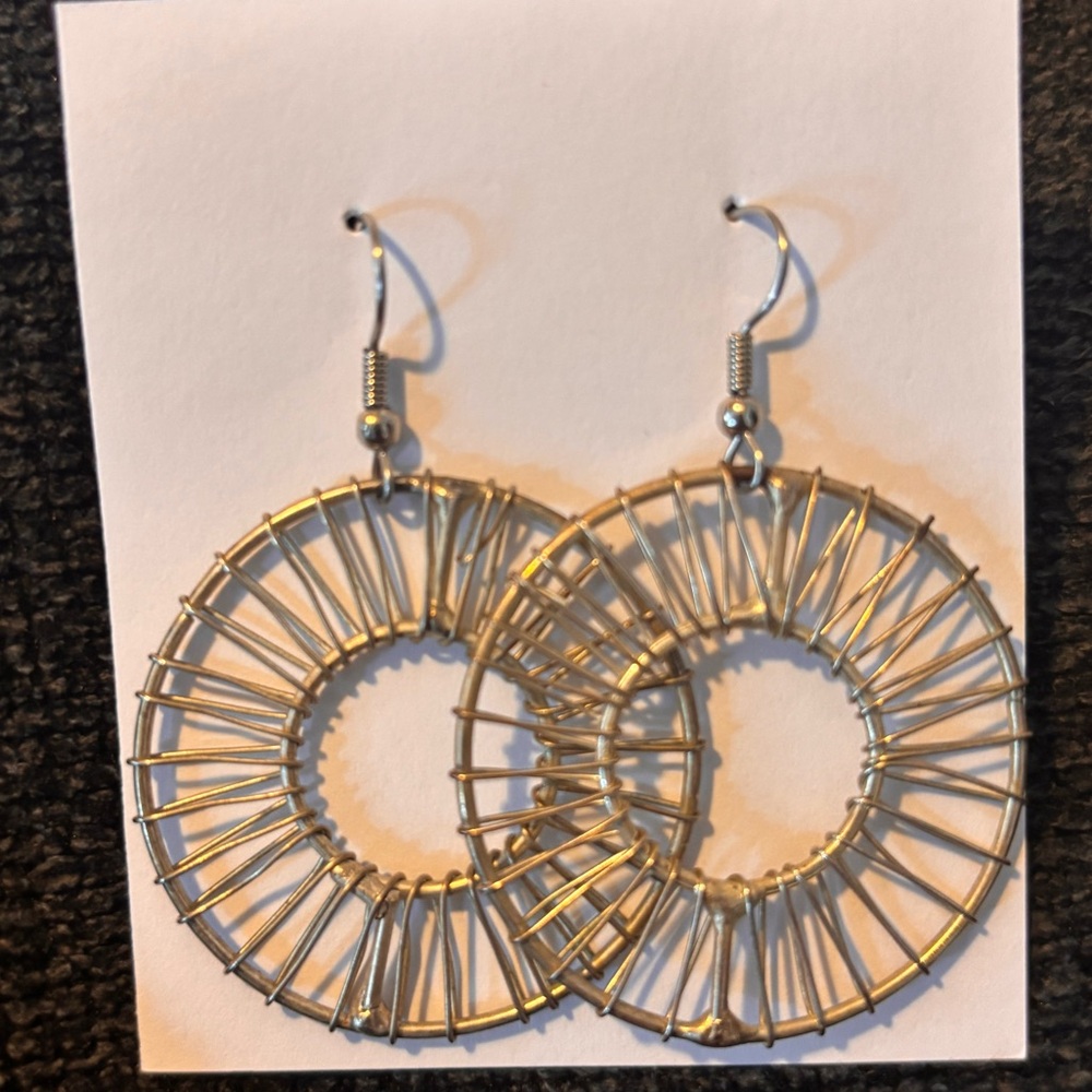 Silver Wire Circle Earrings